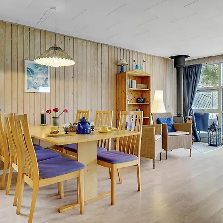 3 Bedroom Lovely In Vaeggerlose Holiday home