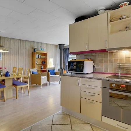 3 Bedroom Stunning In Vaeggerlose 度假居 Bøtø By