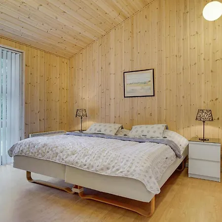 3 Bedroom Stunning Home In Vaeggerlose *