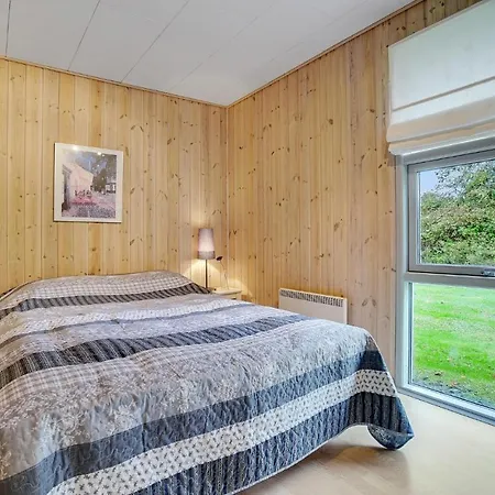 3 Bedroom Lovely In Vaeggerlose Holiday home