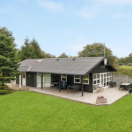 3 Bedroom Stunning Home In Vaeggerlose *